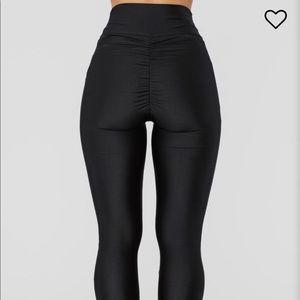 Scrunch butt leggings